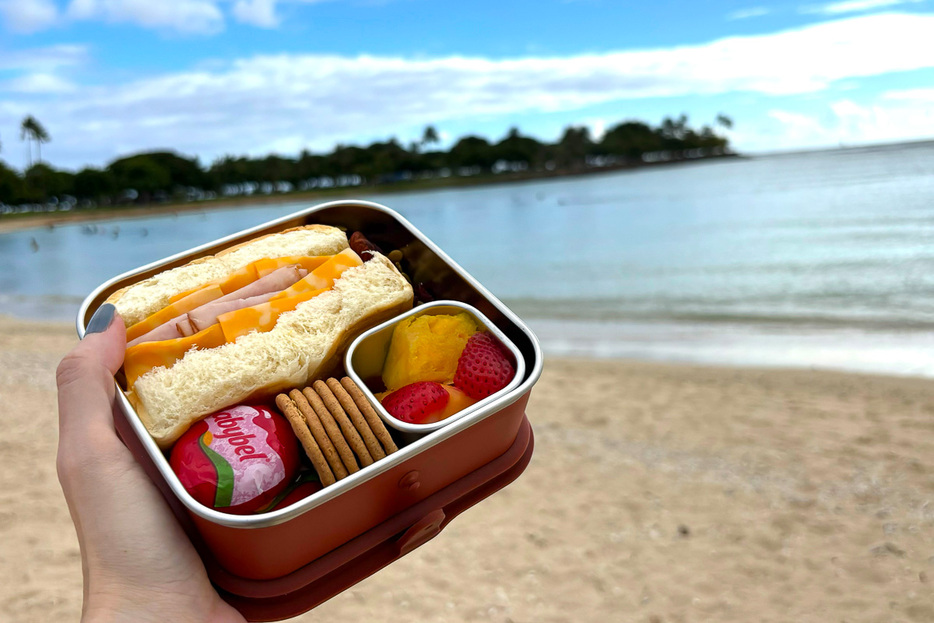 食パンやクロワッサンなどもそのままスポッと入る