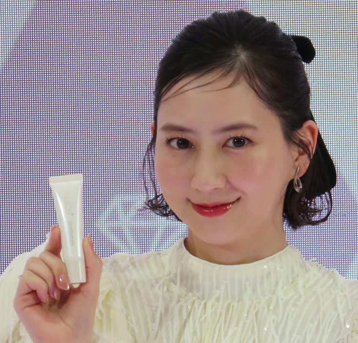 コスメブランド「muice（ミュアイス）」の新商品発表会に出席した河北麻友子