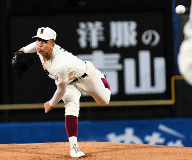 早稲田実の先発・中村=2024年11月7日午後4時45分、神宮、野田枝里子撮影