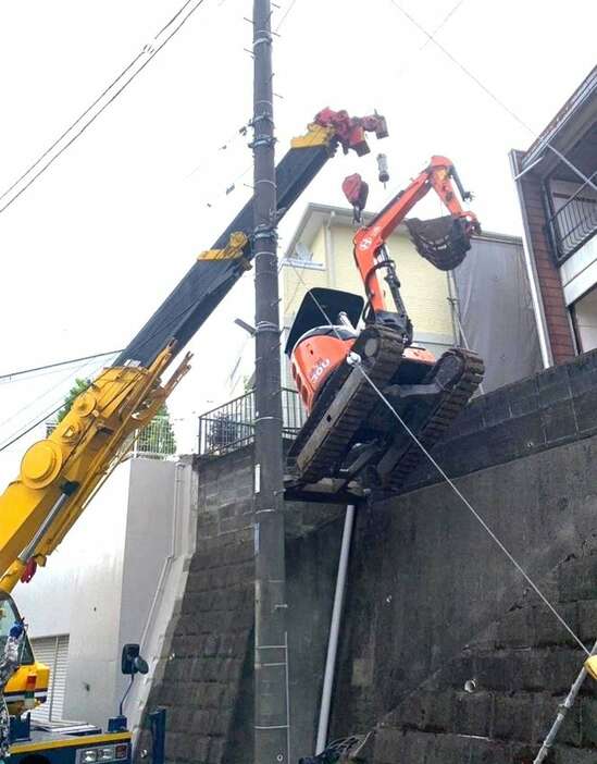 実質経営者が逮捕された「H産業」の工事の様子（同社インスタグラムより）