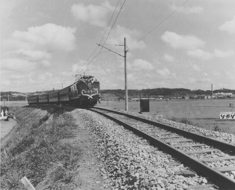 仙山線を走る交流電気機関車＝1957年9月撮影