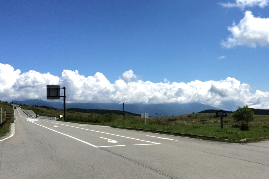 長野県の観光道路、ビーナスライン。長野県にはこのほかにも戸隠／飯綱や志賀高原など、ゆとりあるドライブを楽しめる高原道路が多数存在する。