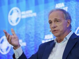 Ray Dalio Photographer: Ore Huiying/Bloomberg