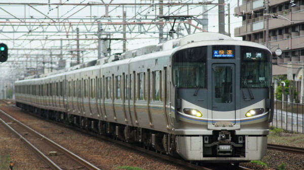 JR西日本の車両（画像：写真AC）。