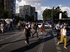 Morning commuters in Istanbul. Photographer: Ismail Ferdous/Bloomberg