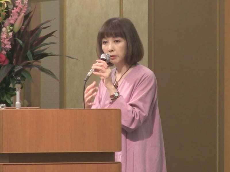 食生活の大切さについて語った麻木久仁子さん＝３１日、岐阜市長良、岐阜グランドホテル