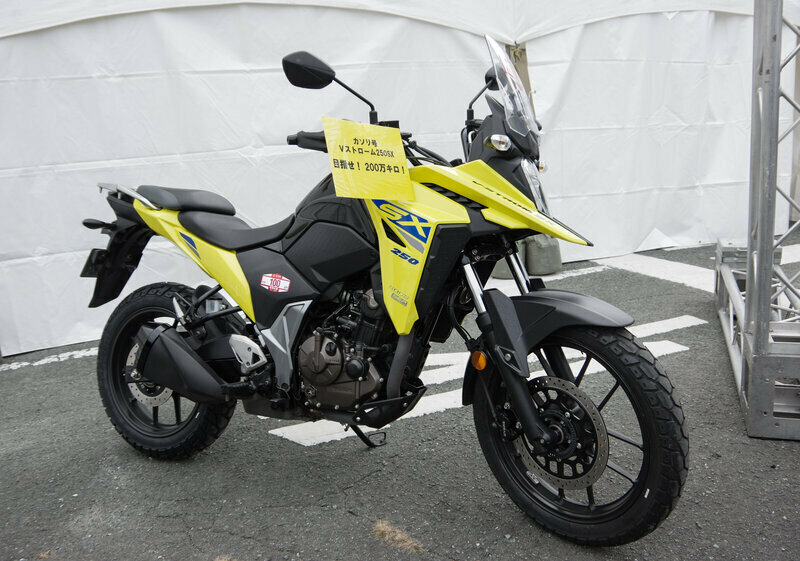 賀曽利隆氏のVストローム250SX「カソリ号」