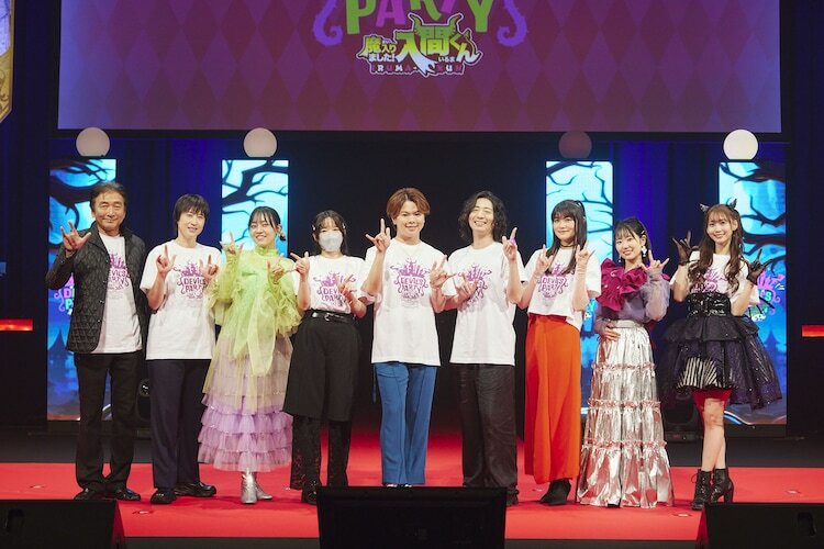 左から郷田ほづみ、斎賀みつき、朝井彩加、西修、村瀬歩、木村良平、早見沙織、東山奈央、芹澤優。