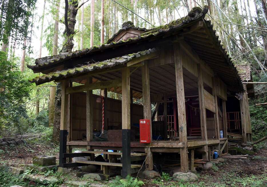 住民有志が再建を目指す霧島神社＝志布志市松山町尾野見