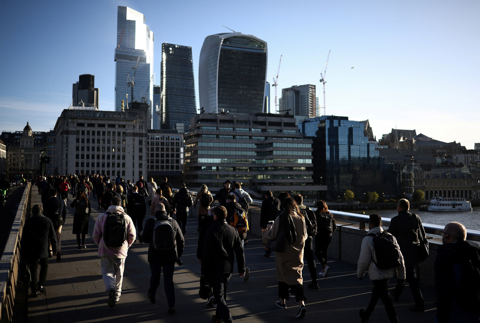 　リーブス英財務相は１１月２５日、英国産業連盟（ＣＢＩ）の年次総会で、労働党政権が提示した初の予算案に盛り込まれた以外の増税は必要ないと明言した。２０２３年４月、ロンドンで撮影（２０２４年　ロイター/Henry Nicholls）