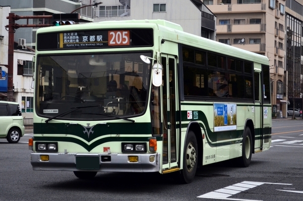 京都市バスの運行車両（画像：写真AC）。