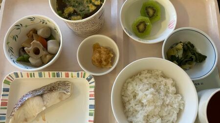 入院中の病院食は魚類の料理が充実していた（筆者撮影）