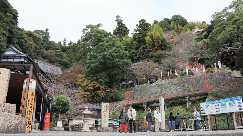 神の住む島とも言われる竹生島＝2024年11月20日午前11時58分、長谷川隆広撮影