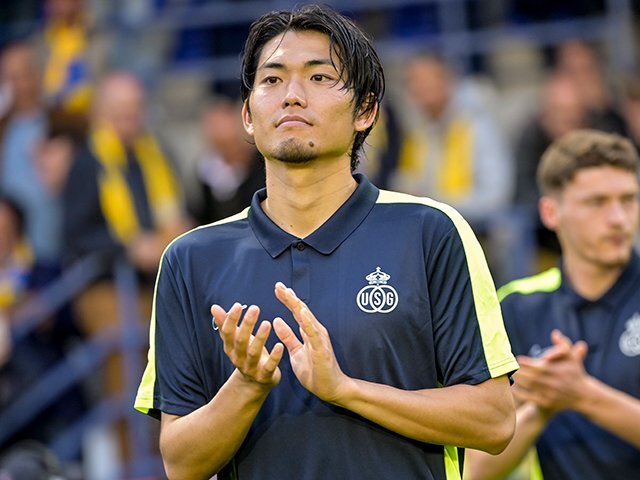 サッカー日本代表の主力DFとなったサンジロワーズ町田浩樹。彼からプロポーズを受けた妻が語る“その瞬間”とは photograph by Panoramic/AFLO