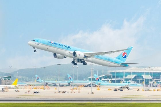 大韓航空は６日、７－９月期の売り上げが４兆２４０８億ウォンを記録したと公示した。四半期売り上げの最高記録を塗り替えた。［写真　大韓航空］