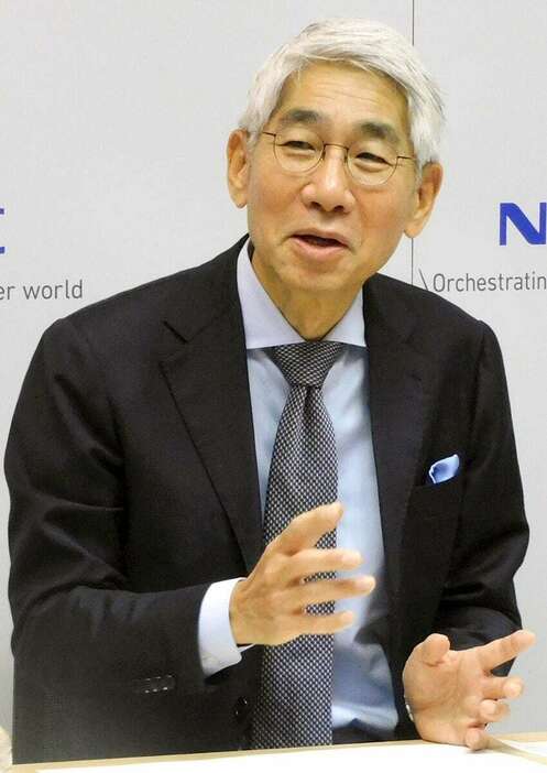 インタビューに応じるNECの森田隆之社長兼最高経営責任者＝6日、東京都港区（黄金崎元撮影）