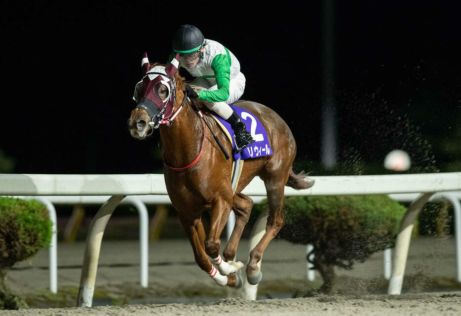 南部駒賞を逃げ切ったバリウィールと石川倭騎手（提供・岩手県競馬組合）