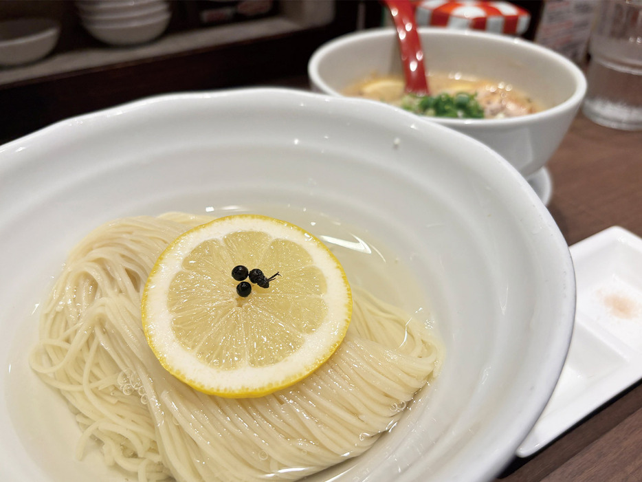 「レモンとんこつつけ麺」1300円