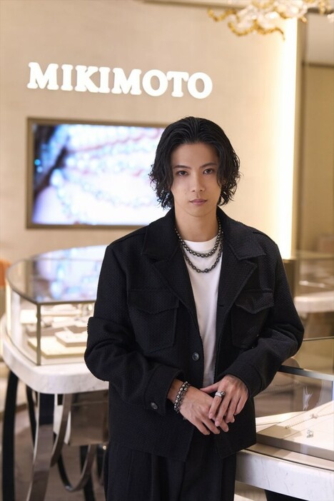 「MIKIMOTO」ニューヨーク店を訪れたNumber_i・神宮寺勇太