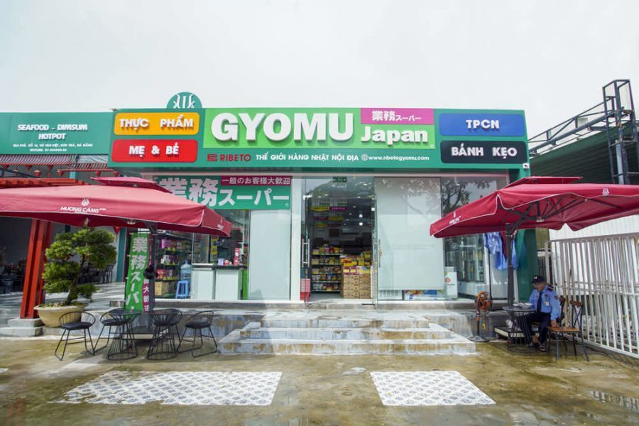 14店舗を展開するベトナムの“業スー”。『GYOMU Japan』の看板が新鮮