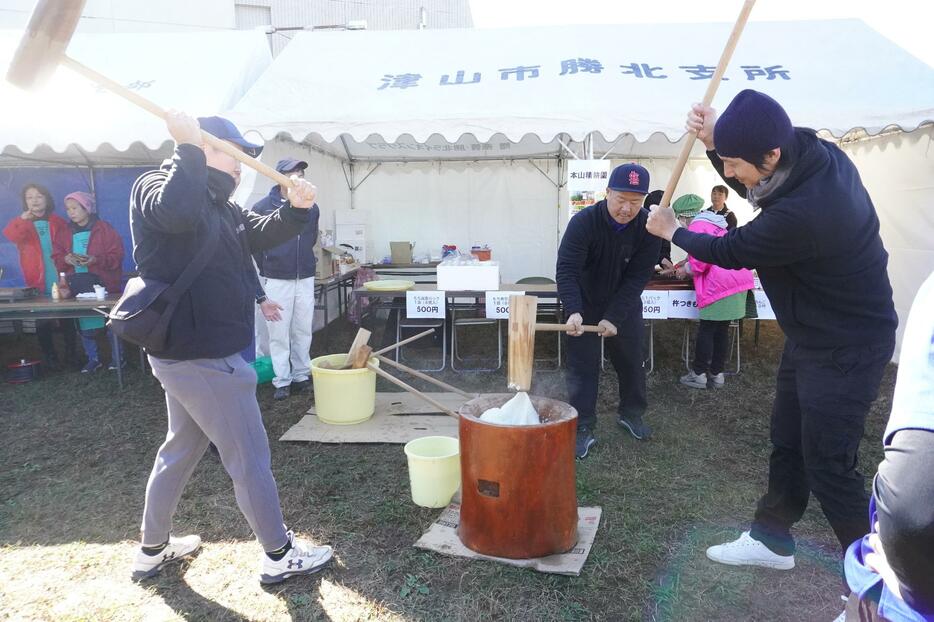 きねつき餅の実演販売