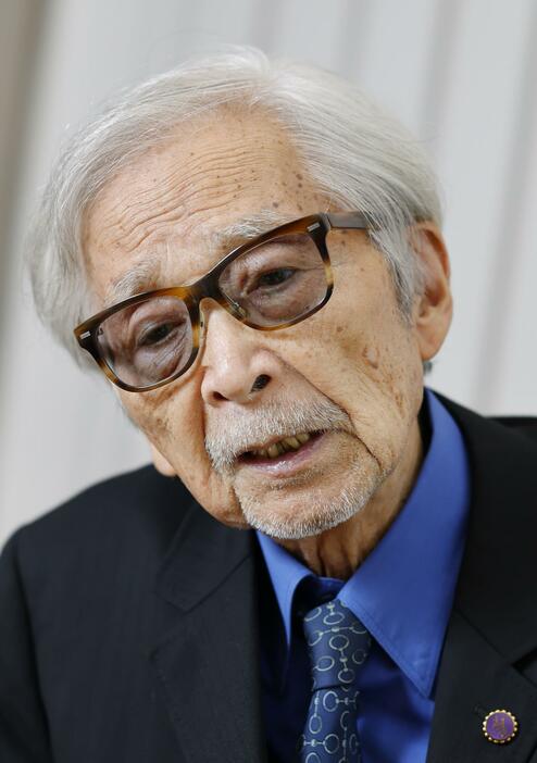 インタビューに答える山田洋次監督