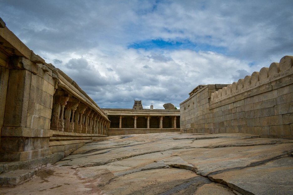 レパクシ寺院。Pro naksha-Shutterstock　※画像はイメージです