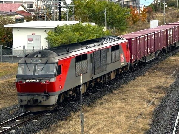 JR貨物のコンテナ輸送列車（画像：陸上自衛隊）。