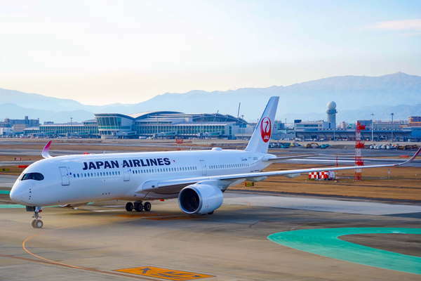 福岡空港。奥にあるのが国際線ターミナル（乗りものニュース編集部撮影）。