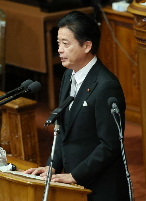 衆院本会議で副議長に選出され、あいさつする玄葉光一郎氏＝１１日午後、国会内