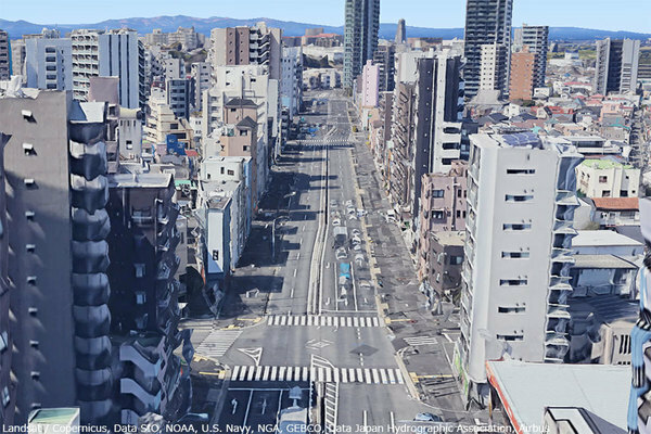 北本通りの拡幅事業区間。この部分は長らく4車線だった（画像：Google earth）。