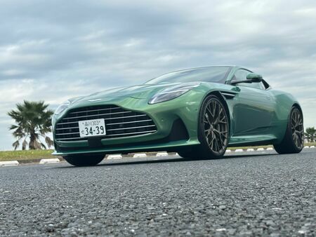 試乗したアストンマーティン「DB12」（写真：筆者撮影）