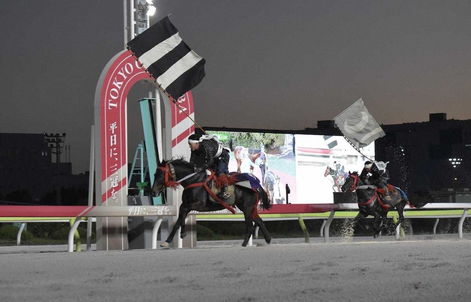 大井競馬場で5年ぶりに行われた「相馬野馬追甲冑競馬」