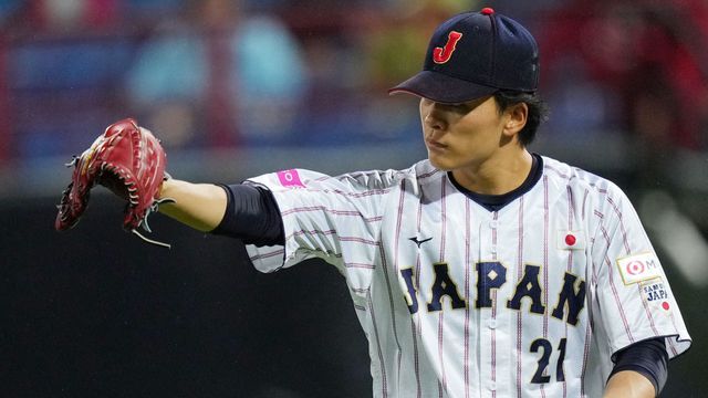 キューバ戦に先発登板した早川隆久投手【写真：日刊スポーツ/アフロ】