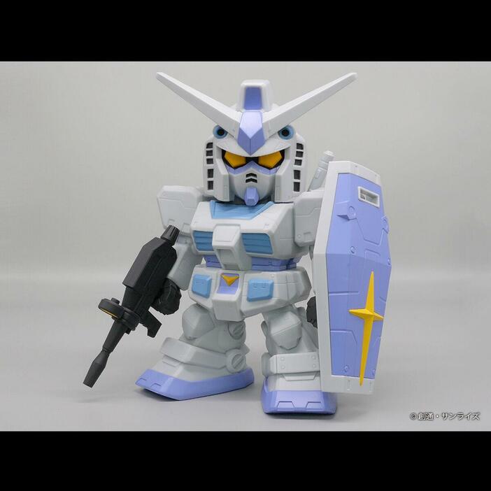 G-3ガンダムのソフトビニール製フィギュア「ジャンボソフビフィギュアSD RX-78-3 G-3ガンダム-SDガンダム-」（c）創通・サンライズ