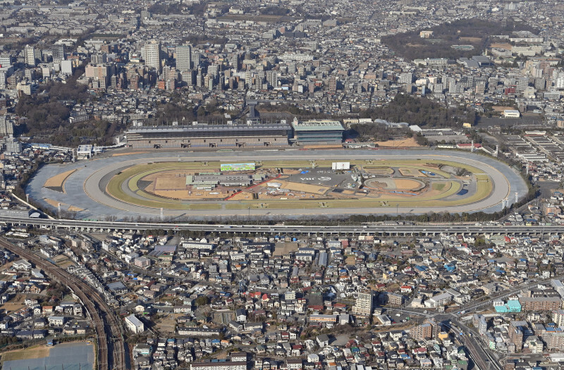 東京競馬場＝東京都府中市で、本社ヘリから手塚耕一郎撮影