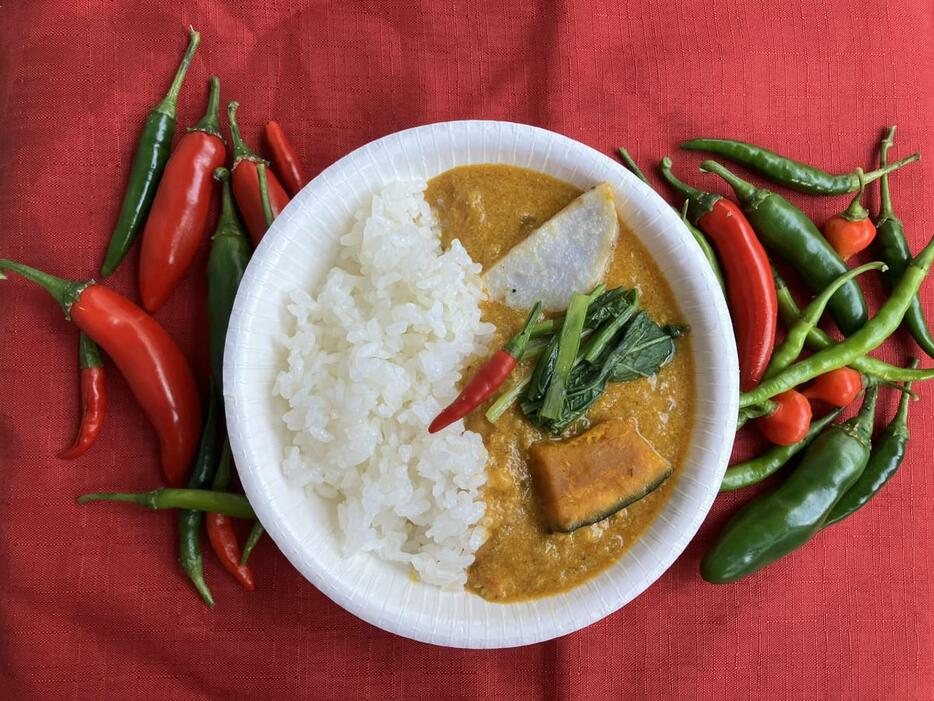 ほぼ地元産トマトチキンカレー