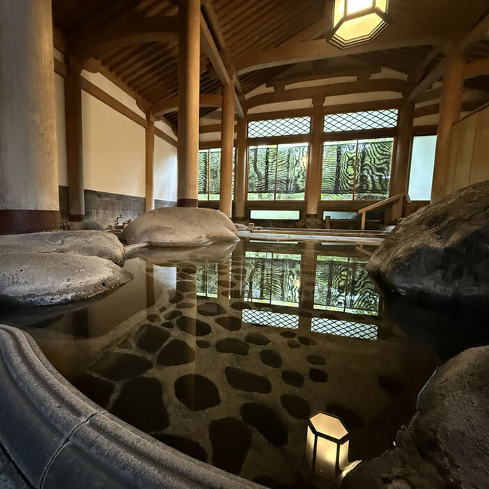 荘厳な「天平大浴堂」で温泉旅館の幸せをかみしめる＝静岡県・修善寺温泉「新井旅館」