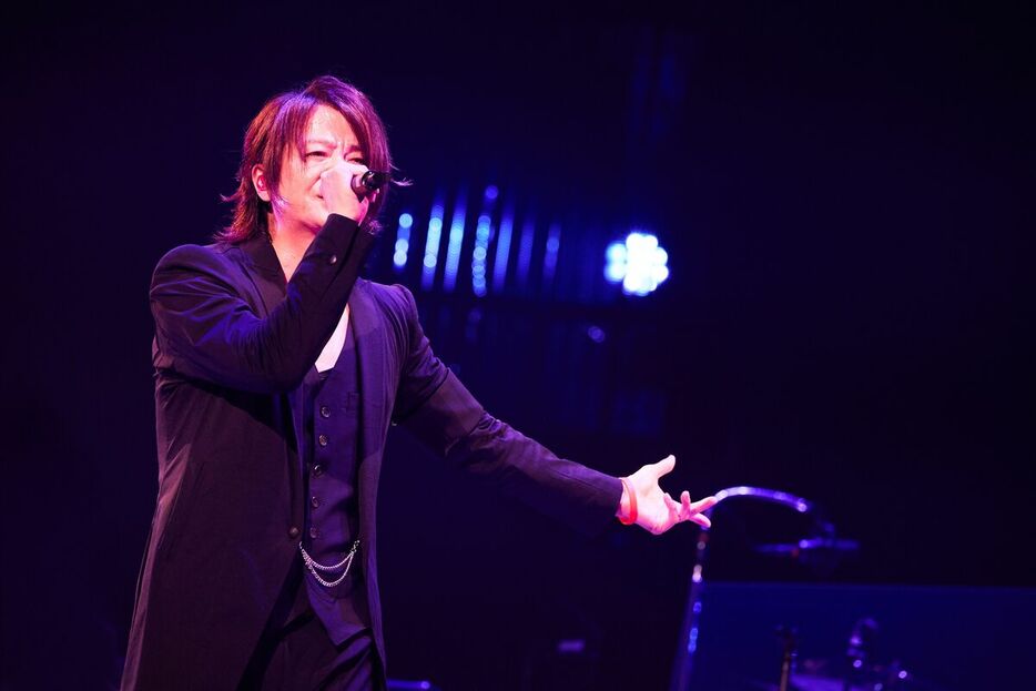 大阪城ホールで熱唱するGLAY・TERU