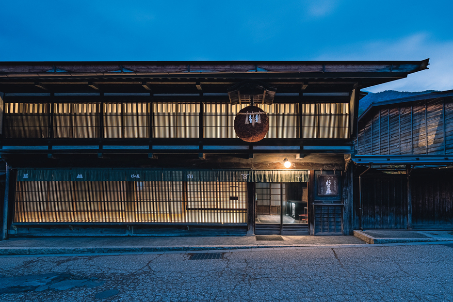 宿場の歴史を受け継ぐ数々の建築物と酒蔵