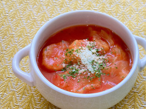 油麩とインスタントスープで作るトマトスープ