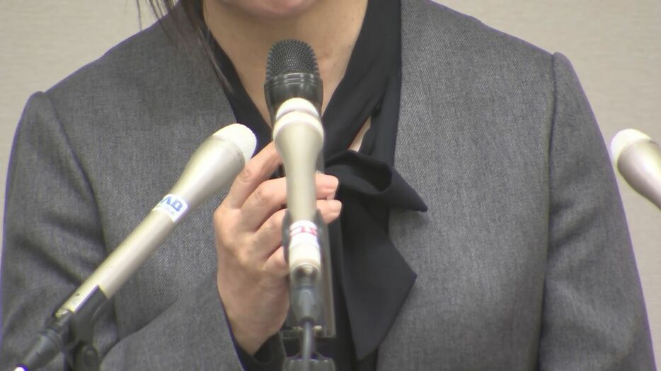 亡くなった小柳憲さんの姉・長文恵さん（5日会見）