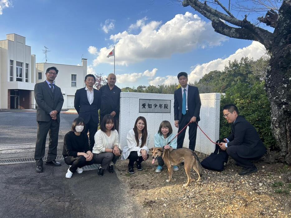 日めくりカレンダーの製作を企画したNPO法人のメンバーら（写真提供：NPO法人再非行防止サポートセンター愛知）