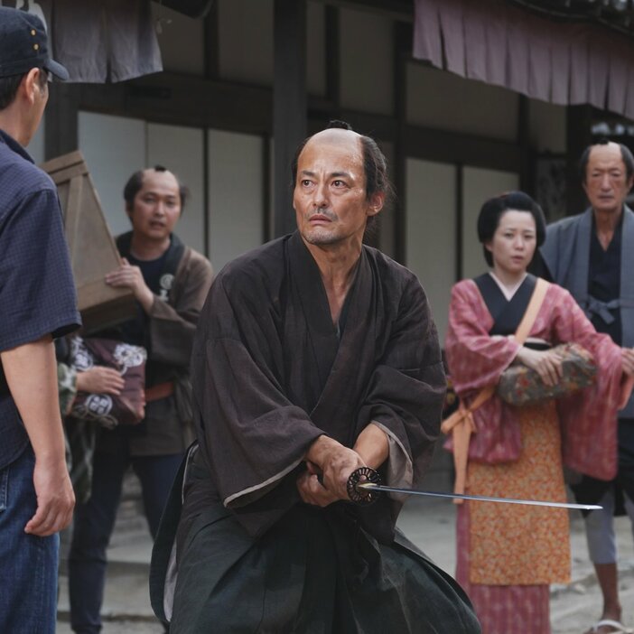 山口馬木也演じる幕末の侍が現代の時代劇撮影所にタイムスリップする ／『侍タイムスリッパー』絶賛公開中（C）2024 未来映画社　配給：ギャガ 未来映画社