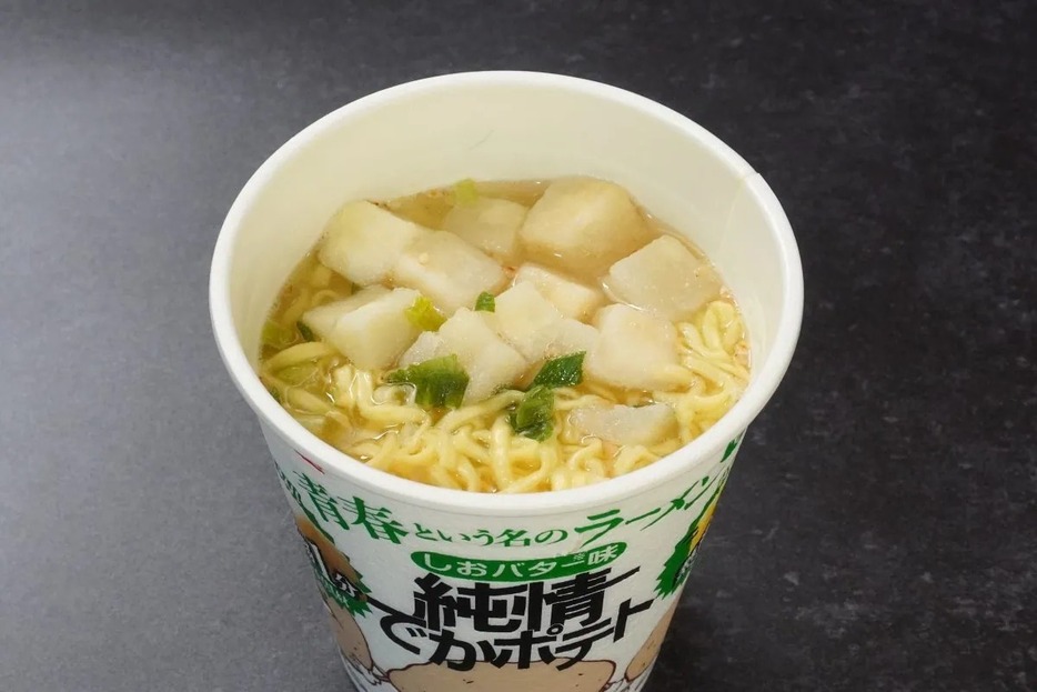 「明星 青春という名のラーメン 純情でかポテト しおバター味」