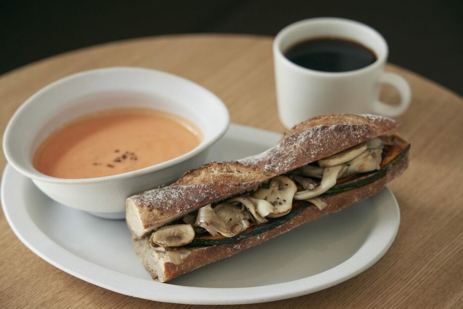 「Baguette with seasonalvegetables & mushroom」750円