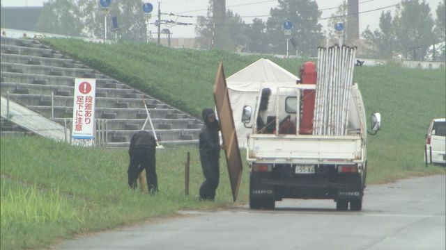 佐賀市・嘉瀬川河川敷（1日午前9時半ごろ）