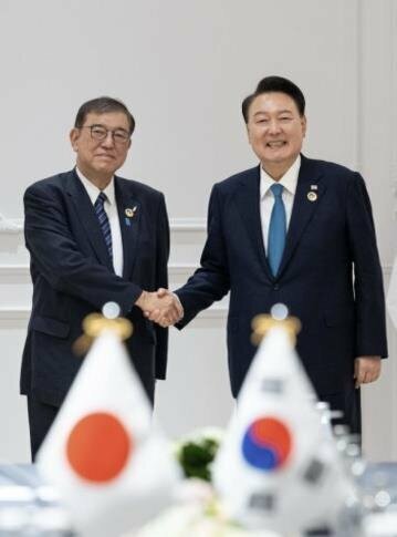 韓国の尹錫悦（ユン・ソクヨル）大統領と日本の石破茂首相（写真　大統領室）