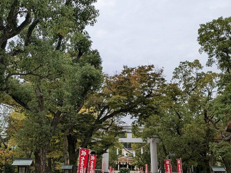 湊川神社の境内