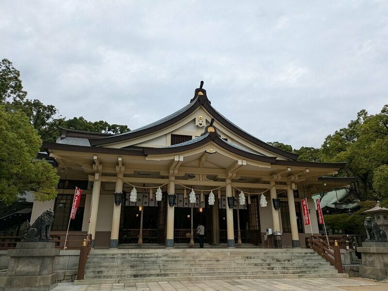 湊川神社で楠木正成について学びおみくじ中吉の意外な内容に崩れ落ちる【関西おみくじジャーニー/兵庫県神戸市】